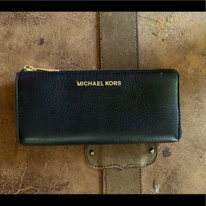 NWOT Michael Kors leather wallet